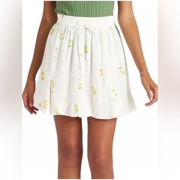 Women’s Vero Moda Lemon Mini Skirt, size medium - Picture 1 of 6
